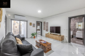 Wonderful 2BR home, w/ comfy sofa, SMART TV & WIFI by 360 Estates